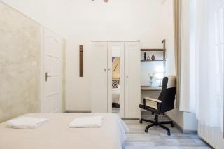 Dohany Synagogue Elegant 2BR 2BATH & Balcony - 6