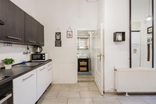 Dohany Synagogue Elegant 2BR 2BATH & Balcony - 2