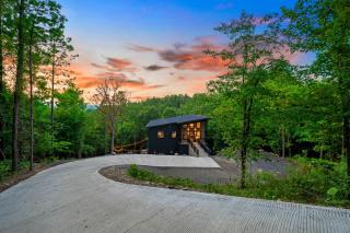 Luxury Mountain Cabin with Hot Tub & Game Room - 4