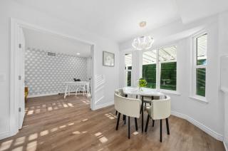 Marbella Lane Modern Home w Private Backyard - 8