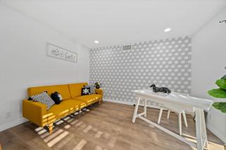 Marbella Lane Modern Home w Private Backyard - 5