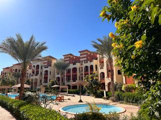 Cosy Studio with a Lovely Balcony & Pool View in La Syrena Resort with Free Pool Access - 0