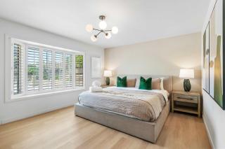 Marbella Lane - Contemporary 4BR Charm w Pool - 7