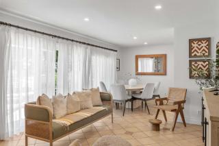 Marbella Lane - Contemporary 4BR Charm w Pool - 4