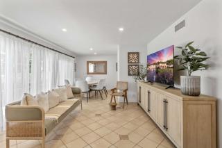 Marbella Lane - Contemporary 4BR Charm w Pool - 5