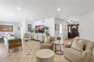 Marbella Lane - Contemporary 4BR Charm w Pool - 3