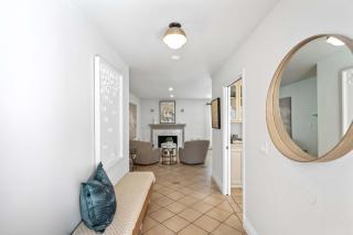 Marbella Lane - Contemporary 4BR Charm w Pool - 2