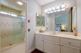 Marbella Lane - 4BR Home Away From Home Ldry - 6