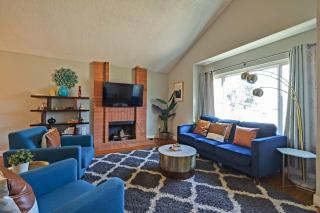 Marbella Lane - 4BR Home Away From Home Ldry - 5