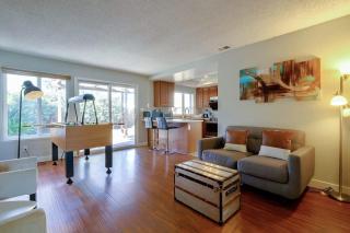 Marbella Lane - 4BR Home Away From Home Ldry - 2