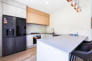 Modern 3-Bedroom Home in Peaceful West Harbour - 4