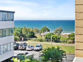 Beachfront Escape Broadbeach - 2BD, Pool, Sleeps 7 - 5