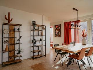 Apartment by the Beach with Sea Views - 2