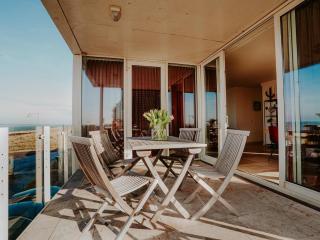 Apartment by the Beach with Sea Views - 6