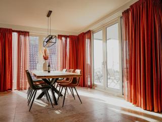 Apartment by the Beach with Sea Views - 9