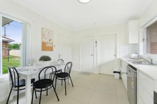 Bright 2BR North Ryde Near Metro & Macquarie - 8
