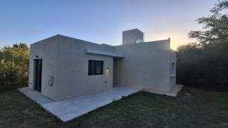 Hermosa Casa Moderna en el Mirador del Lago - Bialet Massé - 0