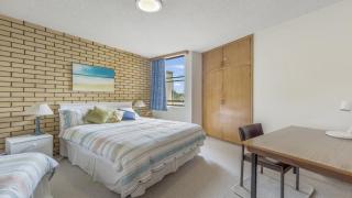 7 Flynns Beach Apartments - 5