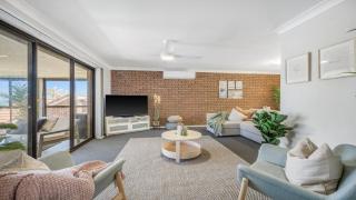 9 Matthew Flinders Drive - 8