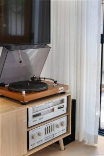 East on King - Minutes to Dining, Parklands & CBD - 4