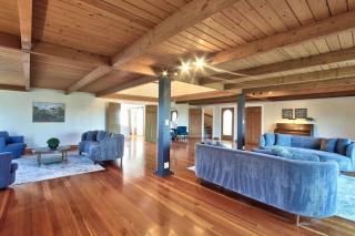 Vintage Terrace Spacious Historic Getaway Hot Tub - 3