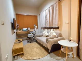 Hidden Gem - 5 min Beach, Soft Mattress, Cozy Balcony, Work & Workout zones - 4