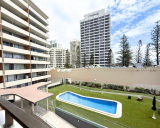 Surfers Sunrise Retreat - 2