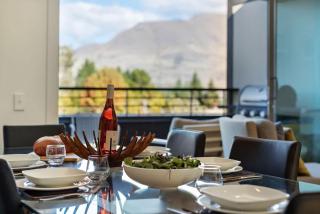 Ono on Thompson with Hot Tub - 3