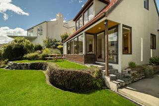 Lakefront Cottage - 3