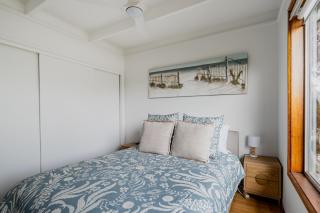Walk to Beach Pet friendly Sleep 5 - 8