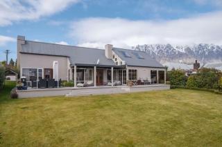 Lakeside Indulgence on Wilmot - 8