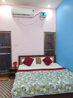 AWADH GUEST HOUSE ram mandir 700 metre - Ayodhya - 6