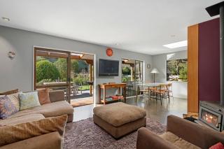 Brook Beauty - Nelson Holiday Home - 9