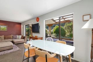 Brook Beauty - Nelson Holiday Home - 6