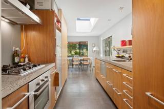 Brook Beauty - Nelson Holiday Home - 2