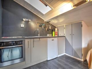 Appartement lumineux 2 pièces avec balcon et parking - FR-1-524-146 - 7