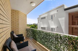 Trade Winds Unit 5, 52 Edmund St, Kings Beach - Caloundra - 6