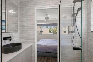 Trade Winds Unit 5, 52 Edmund St, Kings Beach - 3