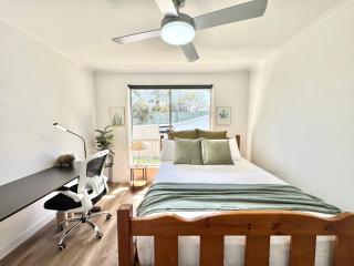 Studio in Belmont | Easy to City & Airport - 8