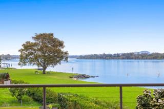 Hastings Haven - waterfront family home - 8