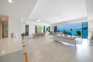 Splendeur Sur La Mer - Three Bedroom - 1