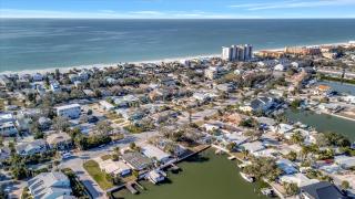 Waterfront & Pet Friendly Boat Dock Walk 2 Beach - 6