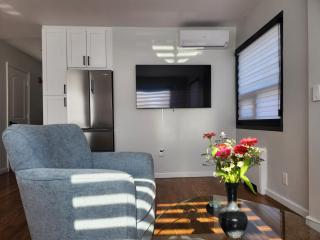 Modern Luxury 2-Bedroom Executive Residence Near MetLife & NYC - 4