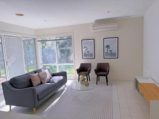 Mordern style 3 Bedroom house close to everything - 6