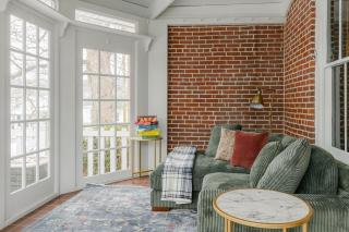 The Loudonville - A Historic Modern Retreat - 2