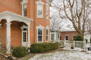 The Loudonville - A Historic Modern Retreat - 1