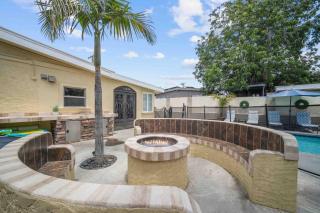 Spacious 4BR w/ Pool, Spa, Mini Golf & Game Lounge - 5
