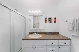 3BR Home w/Big Yard, Close to Shops & Attractions - 1