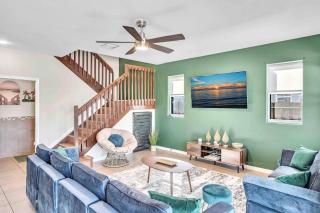 Serene Lakeview Home w/ Pool, Spa & Outdoor BBQ - 8