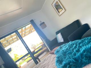 Whiwhi's Salt and Sand - 8